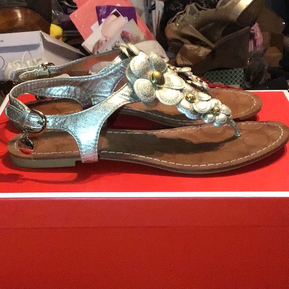 COACH METALLIC GOLD LEATHER BUCKLE SANDALS W/CHARM - Picture 10 of 15